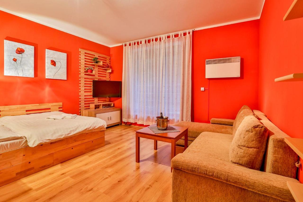Apartmanovy Dom Fatrapark 1 S Wellness - Hlavna Recepcia 鲁容贝罗克 外观 照片