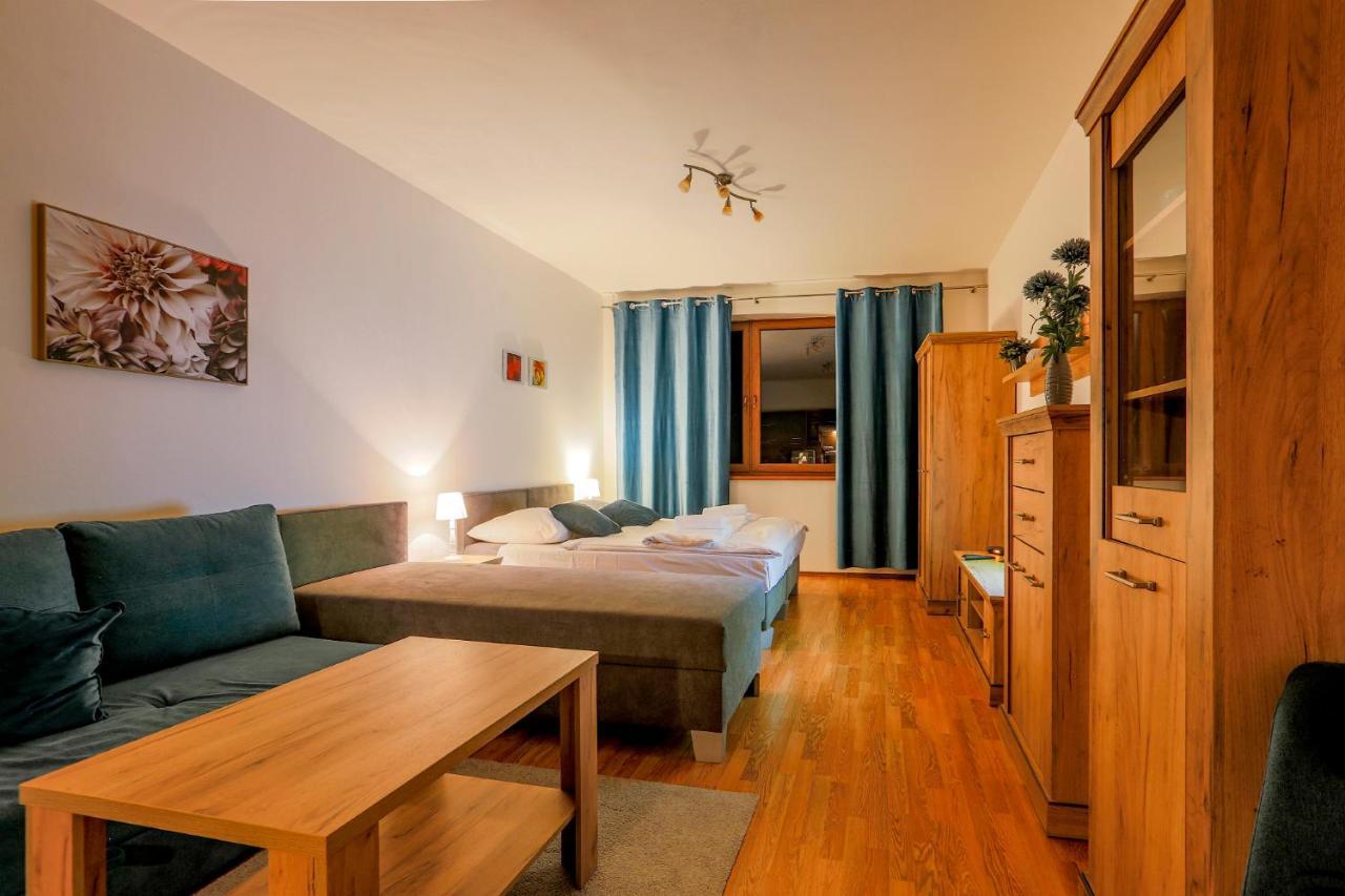 Apartmanovy Dom Fatrapark 1 S Wellness - Hlavna Recepcia 鲁容贝罗克 外观 照片