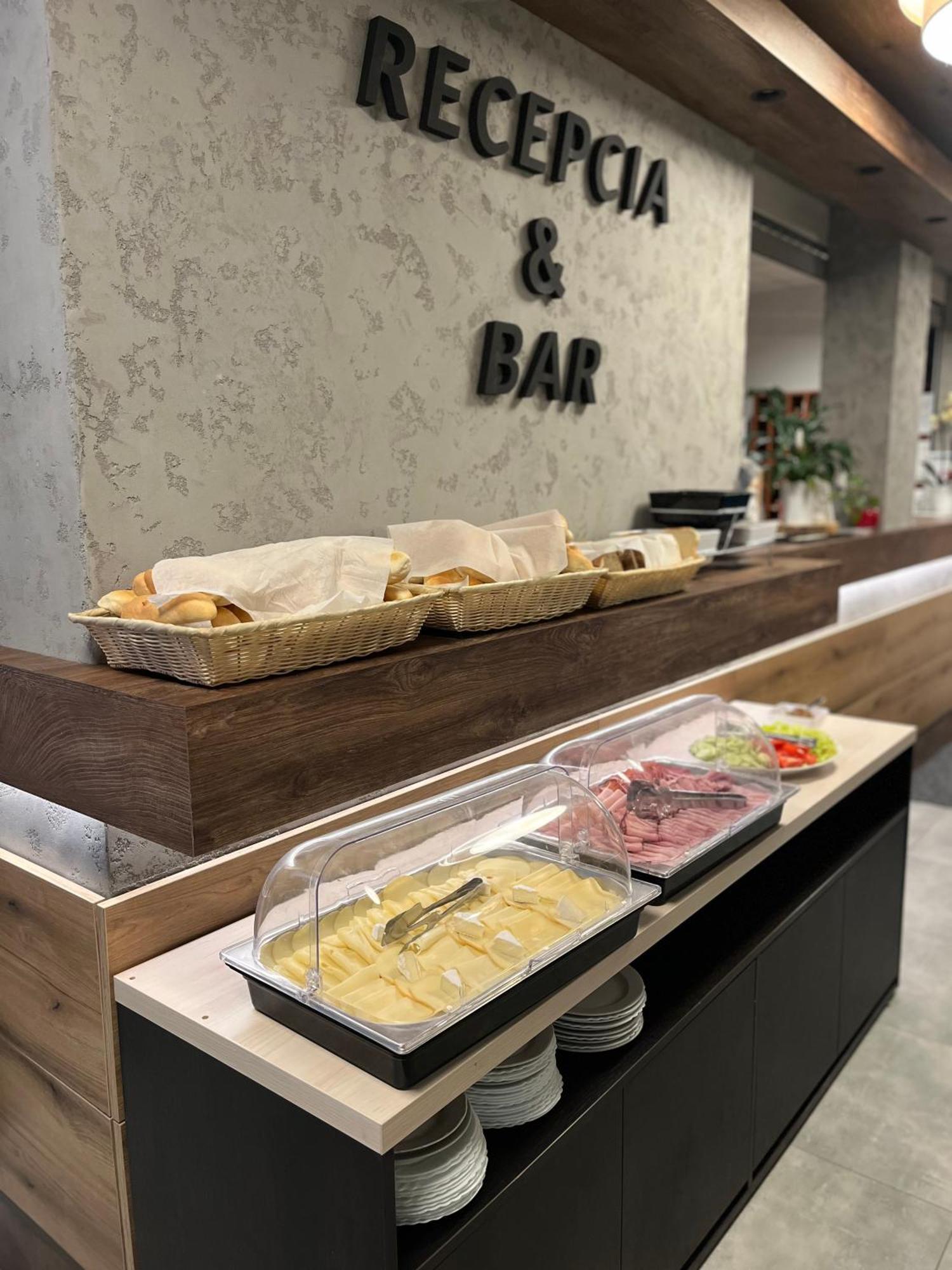 Apartmanovy Dom Fatrapark 1 S Wellness - Hlavna Recepcia 鲁容贝罗克 外观 照片