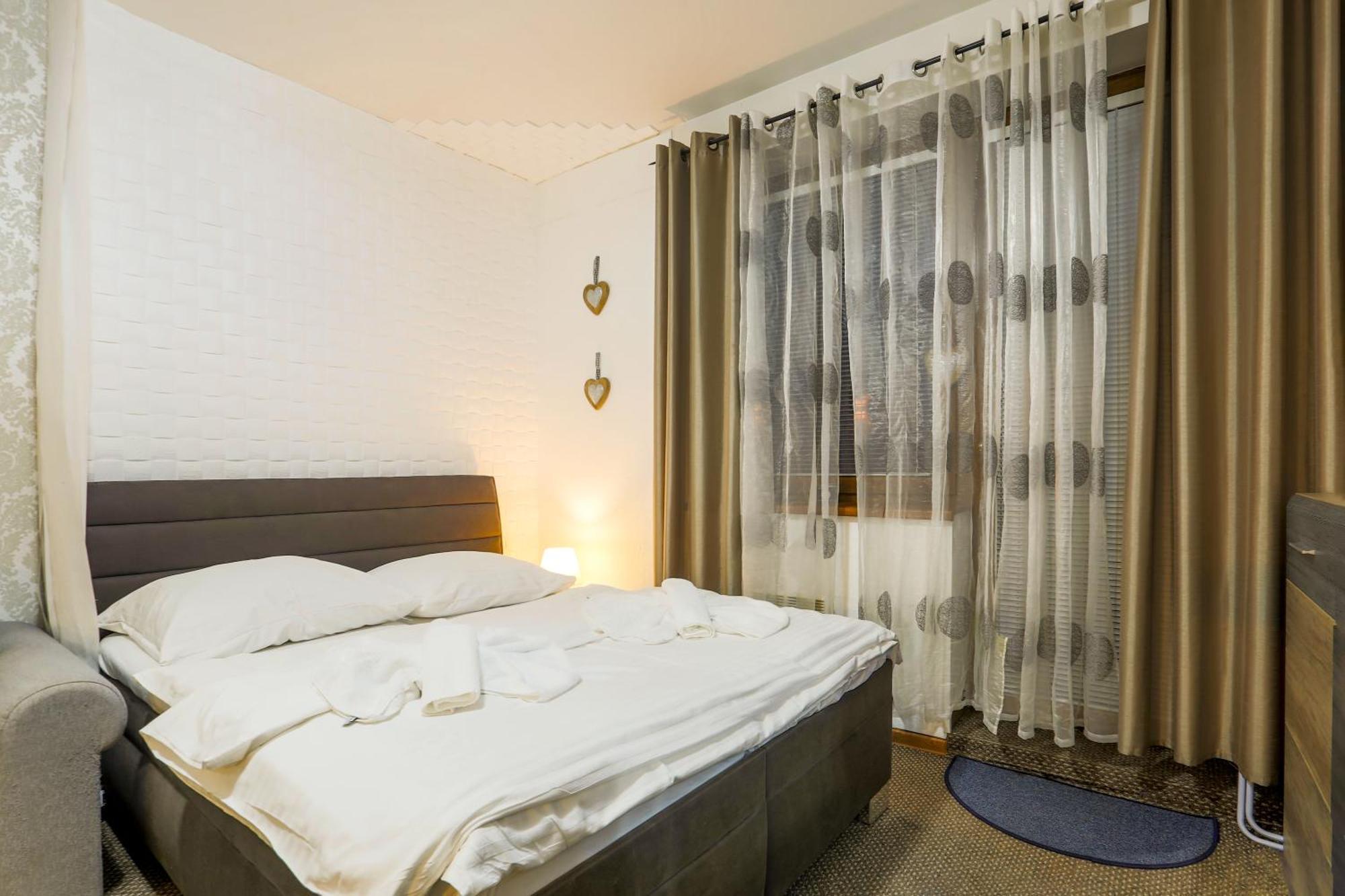 Apartmanovy Dom Fatrapark 1 S Wellness - Hlavna Recepcia 鲁容贝罗克 外观 照片