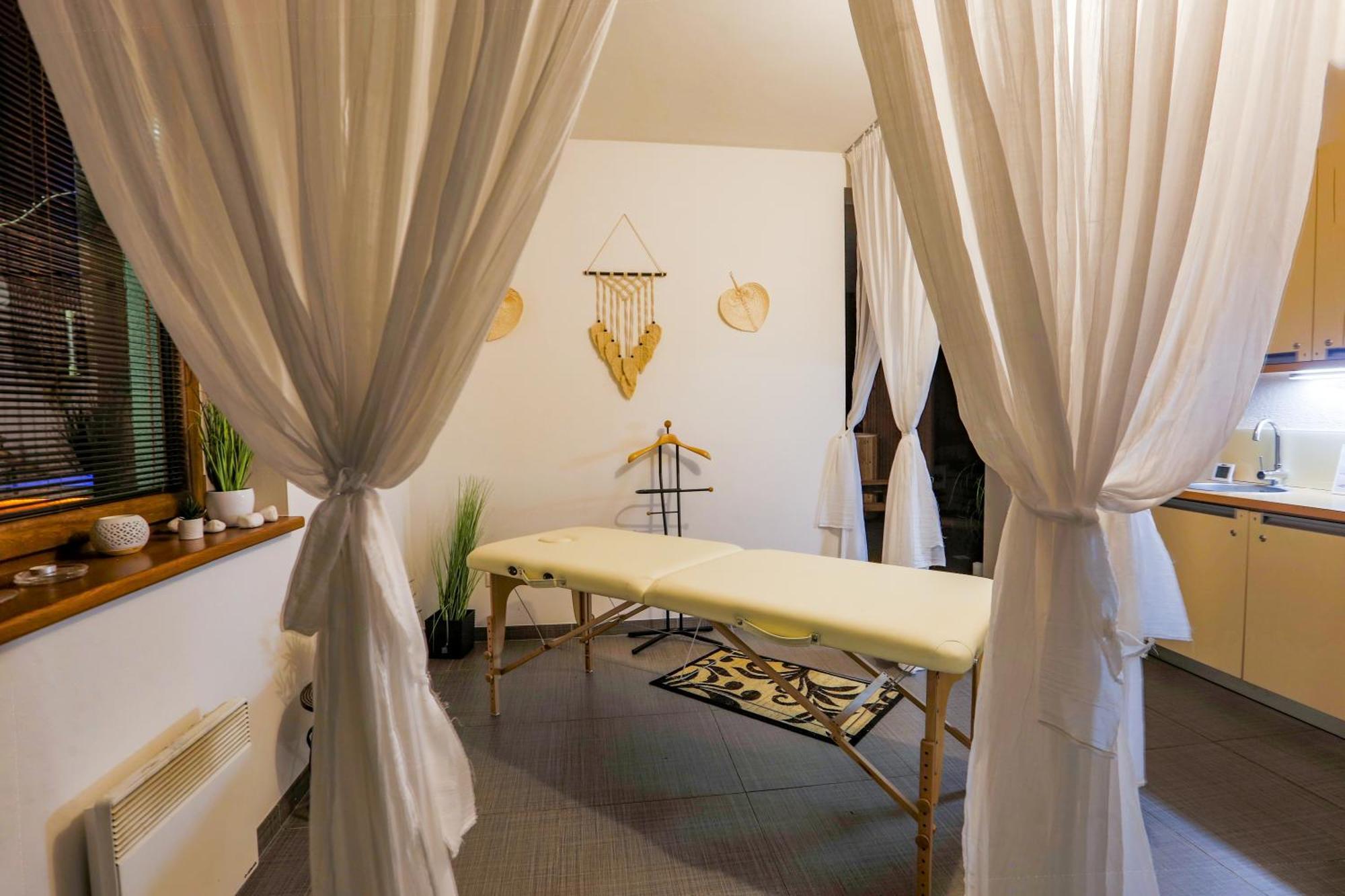 Apartmanovy Dom Fatrapark 1 S Wellness - Hlavna Recepcia 鲁容贝罗克 外观 照片